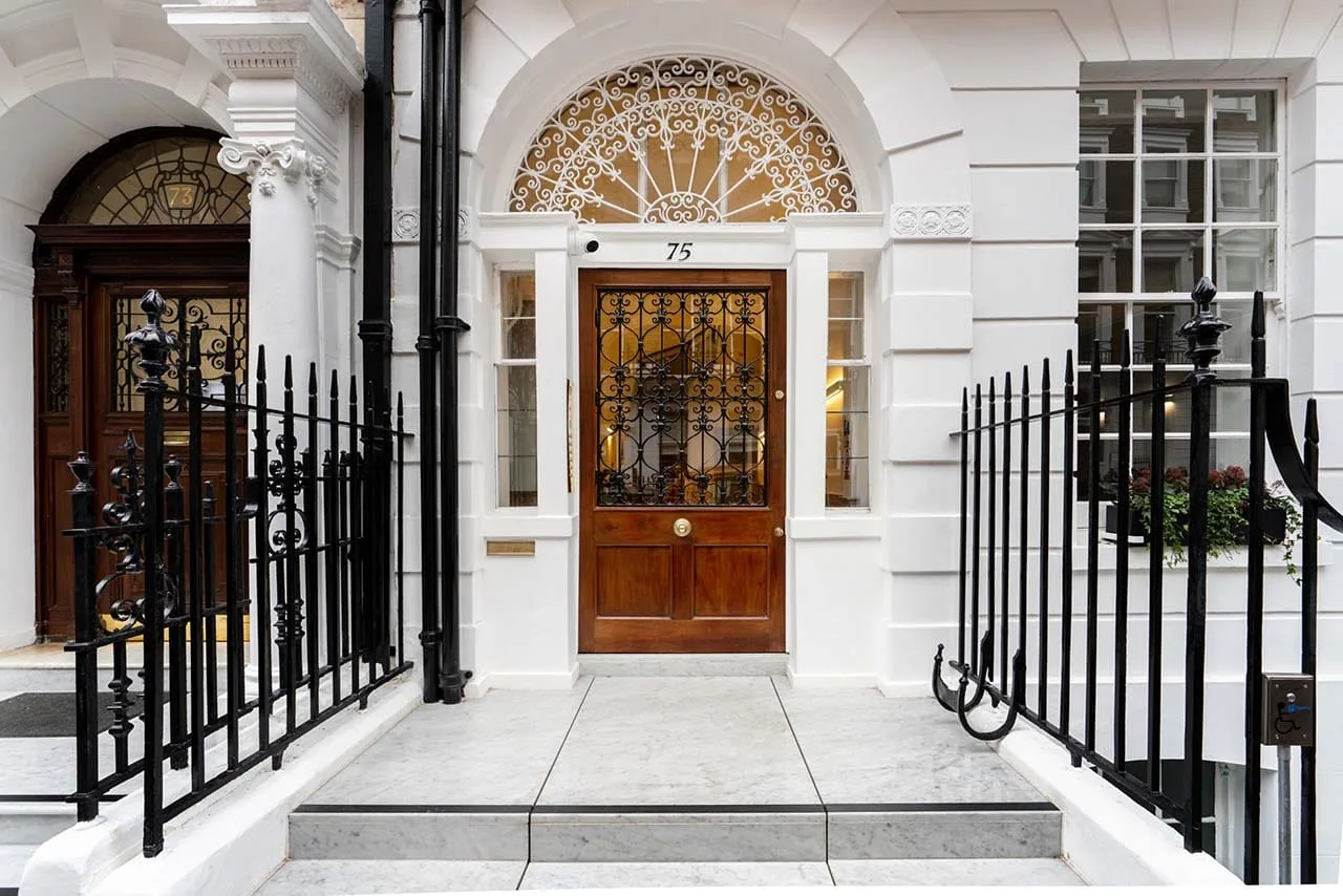 periodontist london