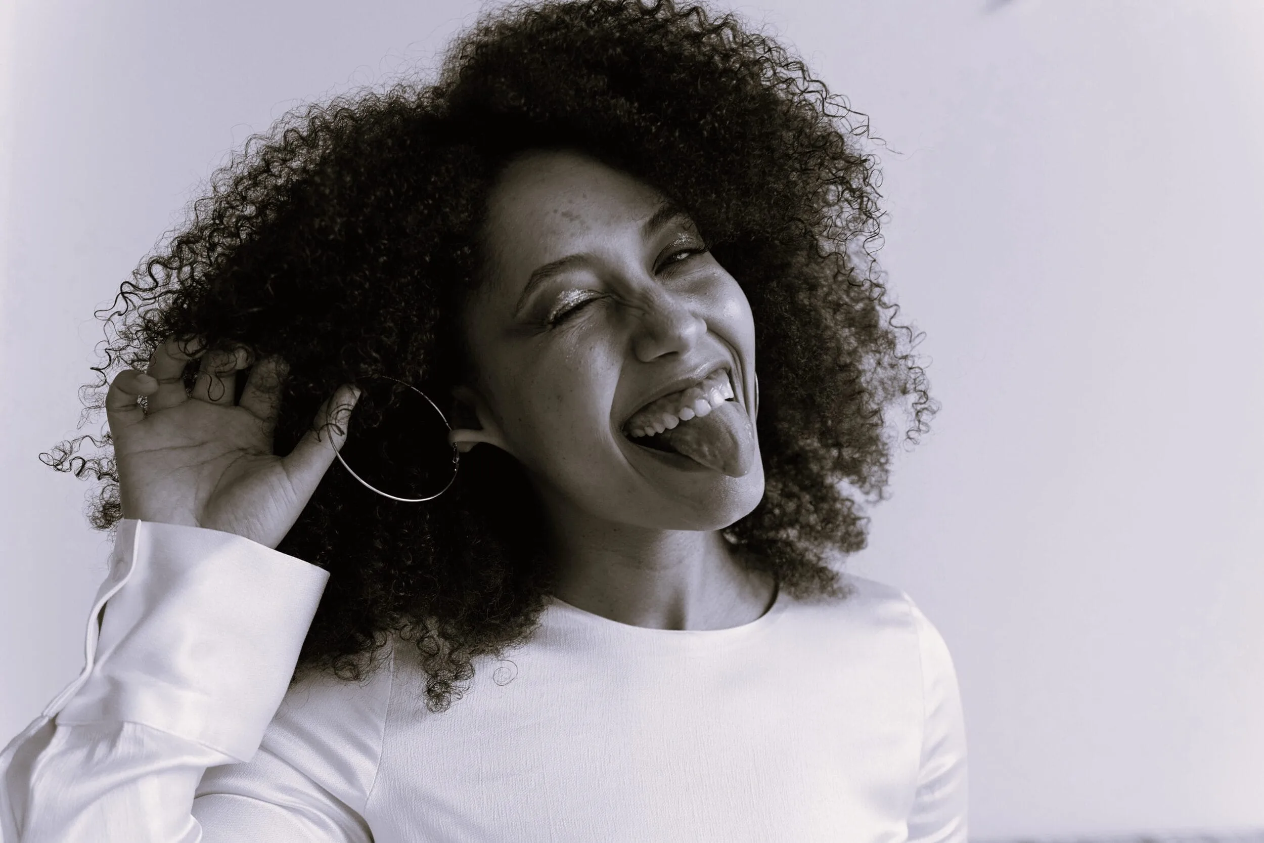 tongue scrapers, rw perio, by dr reena, periodontist london