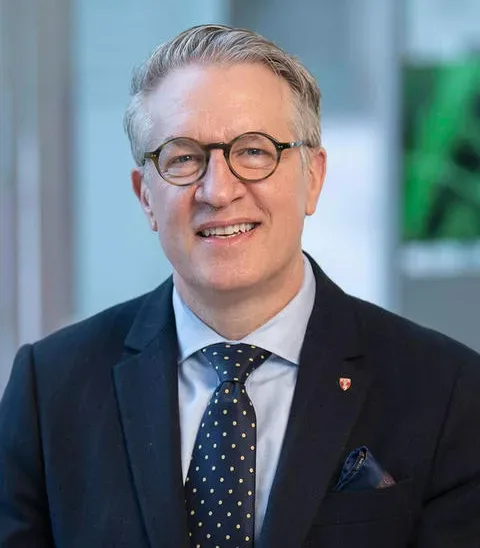 Dr William V. Giannobile